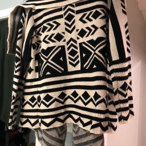 Forever 21 Sweaters - Forever 21 sweater. EUC Forever 21 Sweaters - Forever 21 sweater. EUC